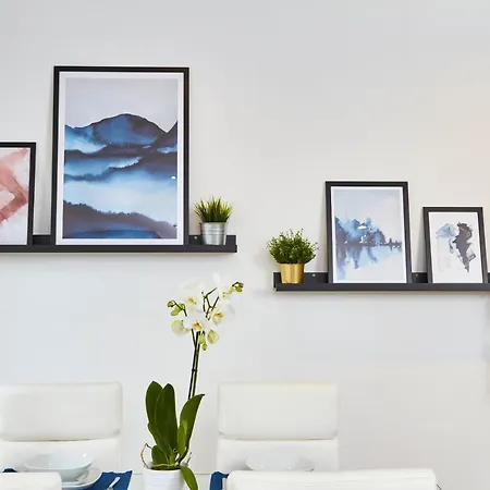 Stunning 2 Bed - Location *