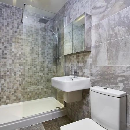 Apartment Stunning 2 Bed - Location *