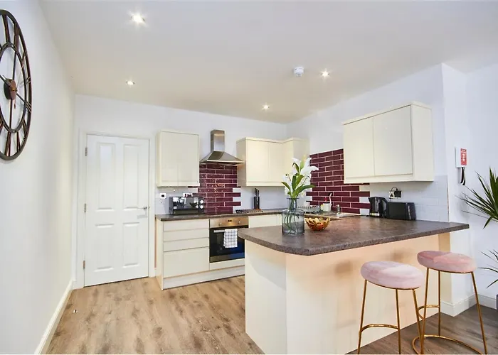 Stunning 2 Bed - Location Apartment *