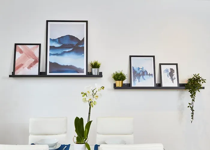 Stunning 2 Bed - Location *